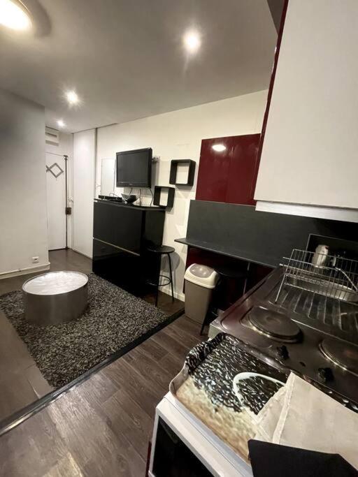 Magnifique Studio Champs-Elysee Apartment ปารีส ภายนอก รูปภาพ